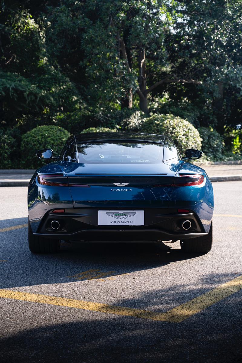 Aston Martin DB11, 2021 — фото 6 из 12