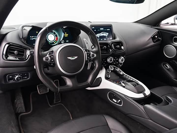 Aston Martin V8 Vantage, 2021 — фото 5 из 9