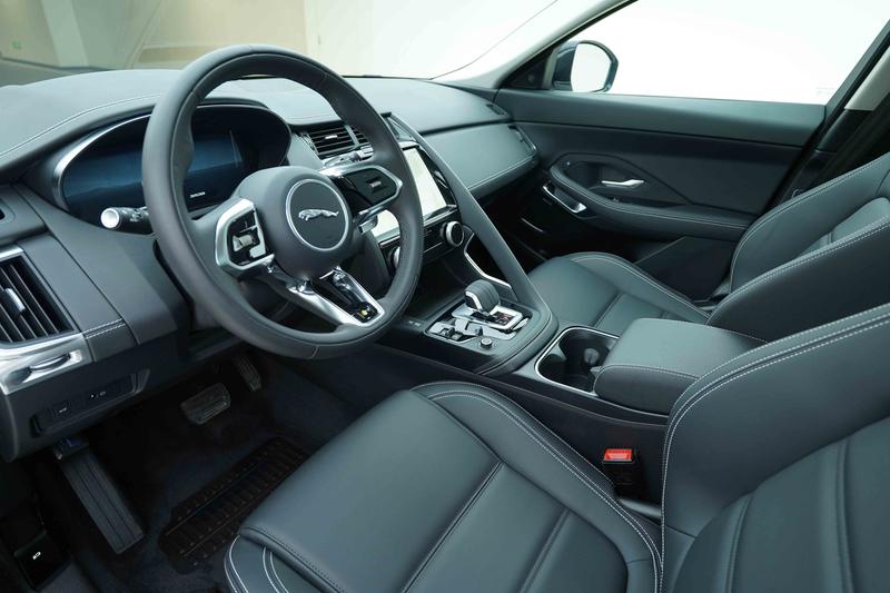 Jaguar E-Pace, 2023 — фото 12 из 12