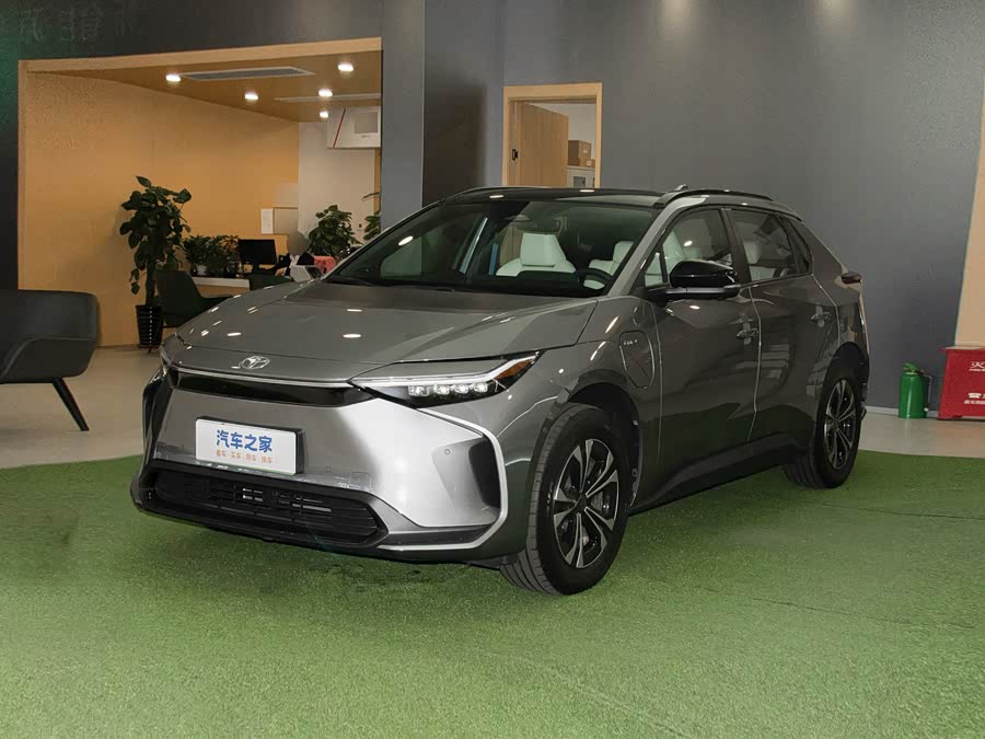 Toyota bZ4X Platinum, 2026 — купить в Москве под ключ