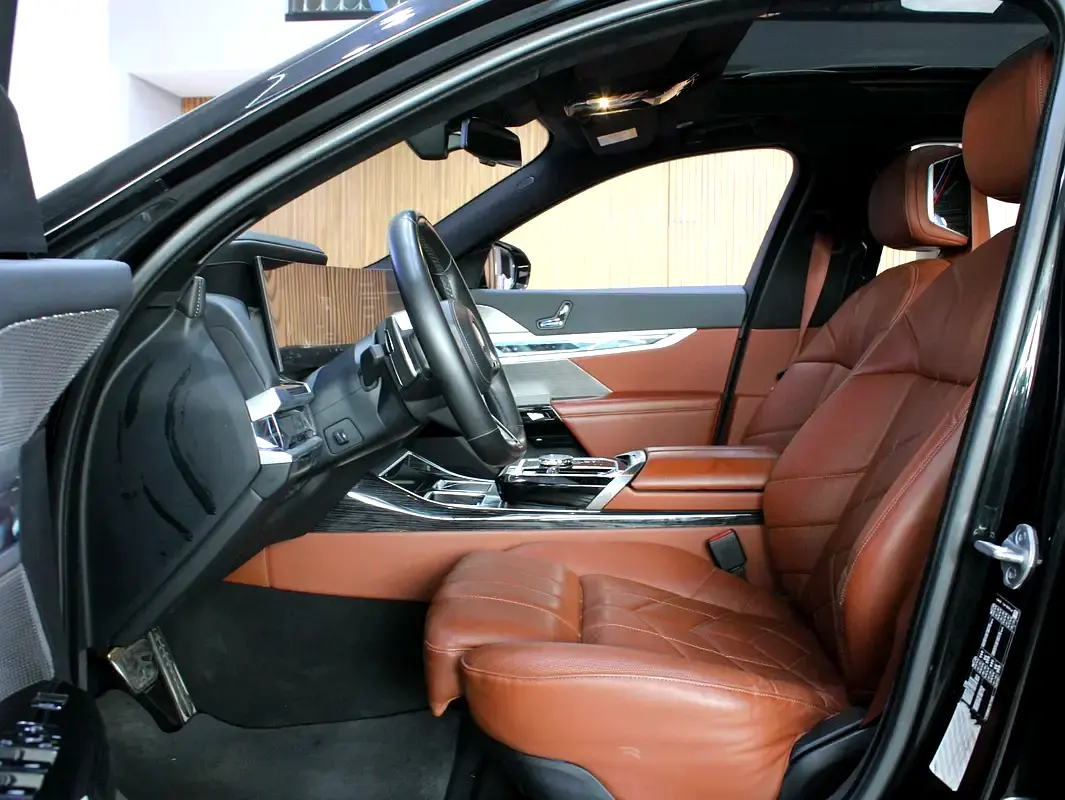 BMW 7-Series, 2023 — фото 9 из 10