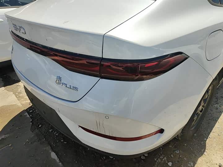 BYD Qin Plus, 2026 — фото 8 из 9