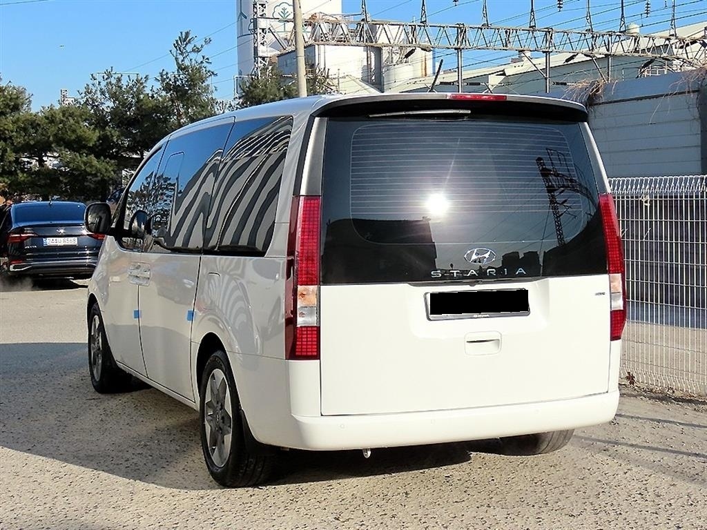 Hyundai Staria, 2023 — фото 2 из 12