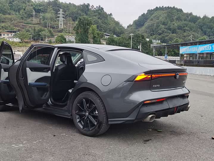 Changan UNI-V Hybrid, 2022 — фото 4 из 9