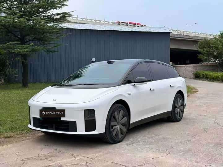 LiXiang i6, 2026 — купить в Санкт-Петербурге под ключ