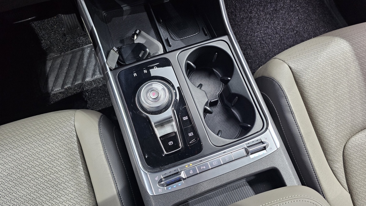 Kia Carnival, 2023 — фото 8 из 12