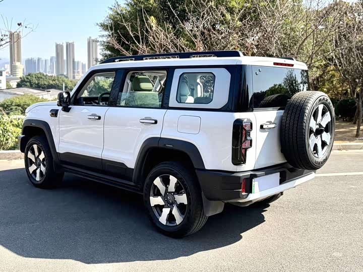BAIC Beijing BJ40 Hybrid, 2025 — фото 9 из 9