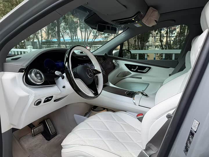 Mercedes-Benz Maybach EQS SUV, 2025 — фото 4 из 9