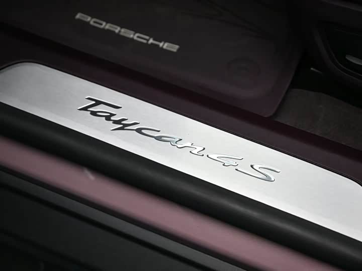 Porsche Taycan, 2023 — фото 7 из 12