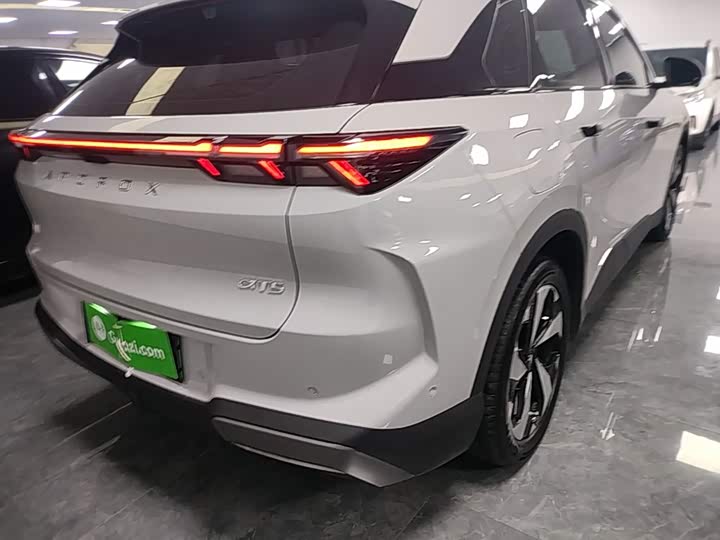 BAIC Arcfox Alpha T5, 2025 — фото 8 из 9