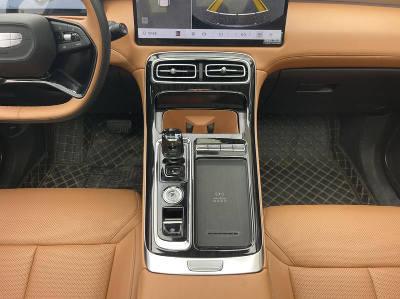 Geely Atlas L, 2025 — фото 8 из 12