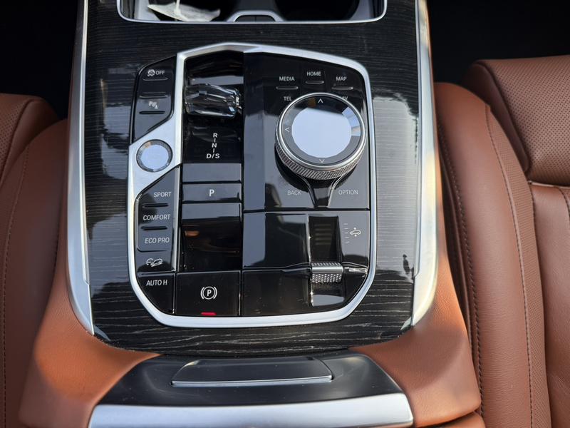BMW X7, 2025 — фото 9 из 12