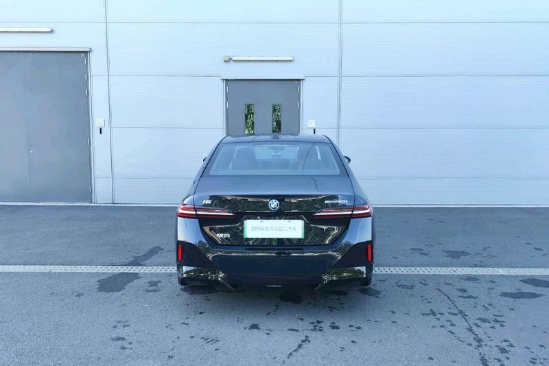BMW i5, 2025 — фото 3 из 9