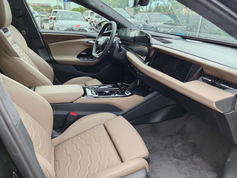 Audi A6L e-tron, 2025 — фото 10 из 12