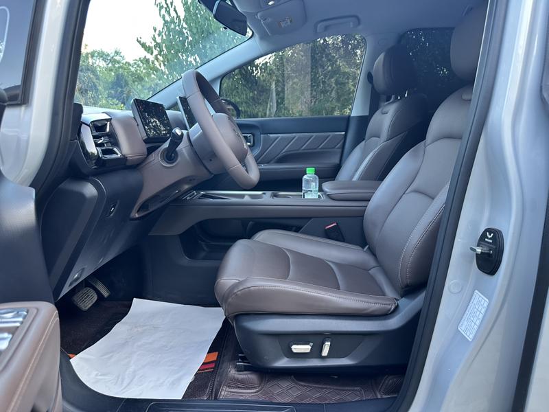 Wuling Starlight 730 Hybrid/EV, 2025 — фото 9 из 12