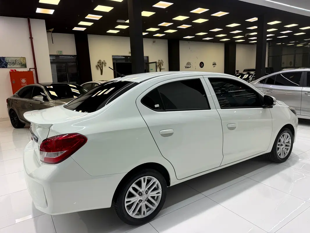 Mitsubishi Attrage, 2023 — фото 4 из 8