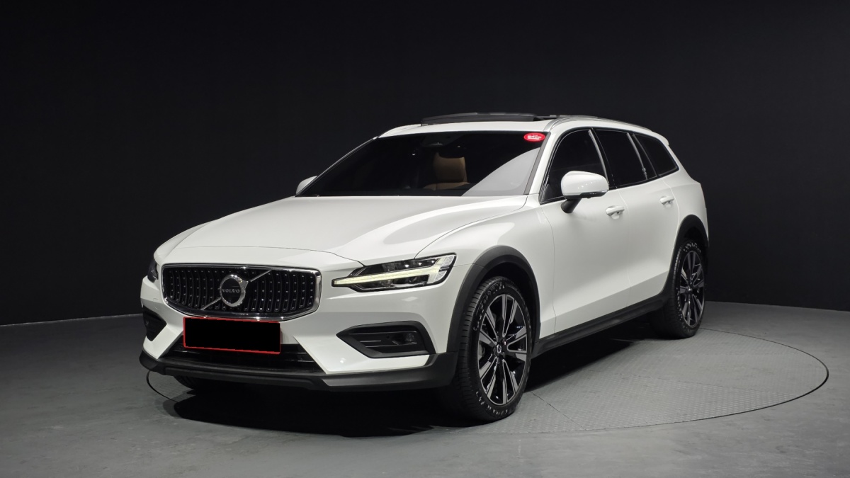 Volvo V60, 2022 — купить в Тамбове под ключ