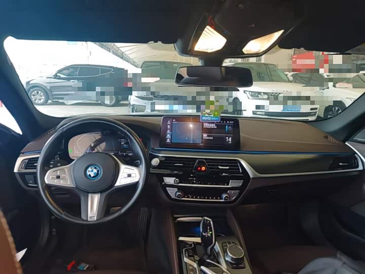 BMW 5 Series Hybrid, 2022 — фото 5 из 9