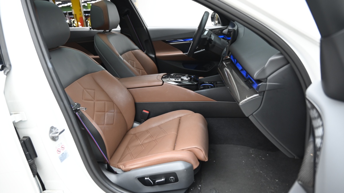 BMW i5, 2023 — фото 10 из 12