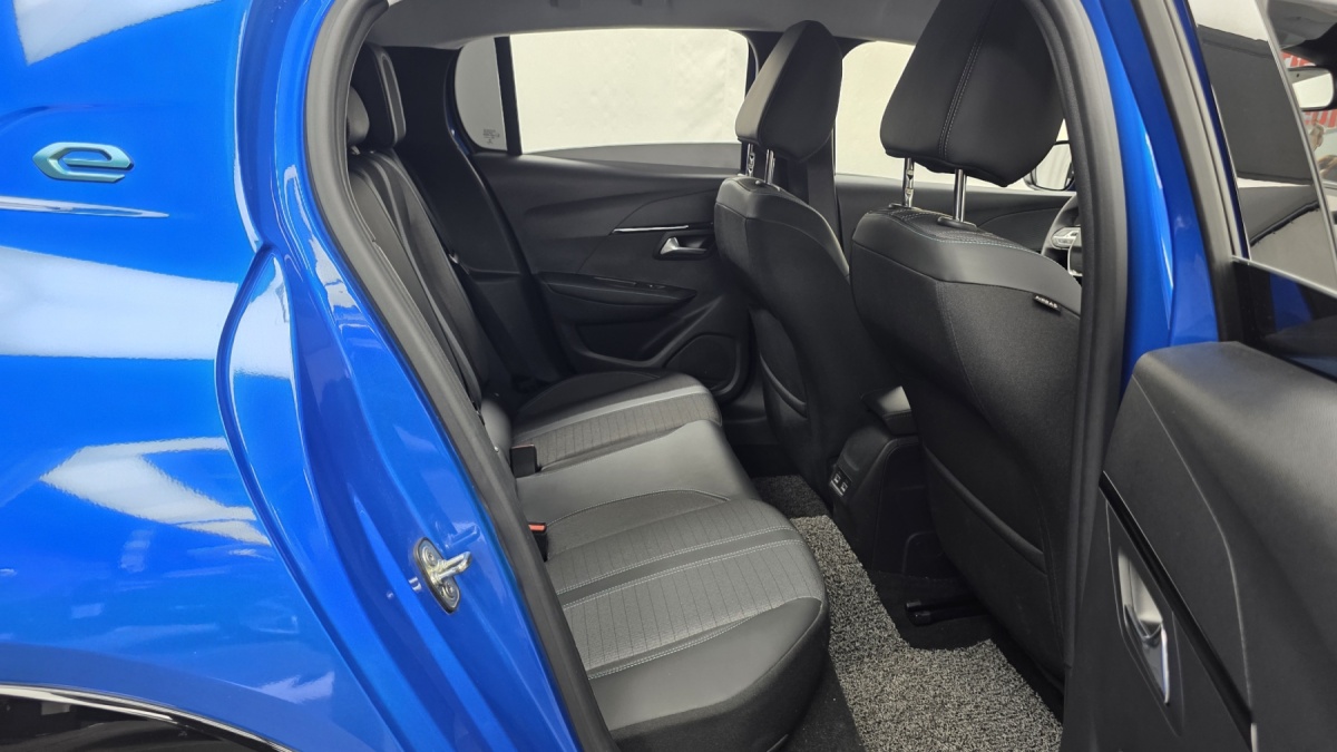 Peugeot 208, 2022 — фото 11 из 12