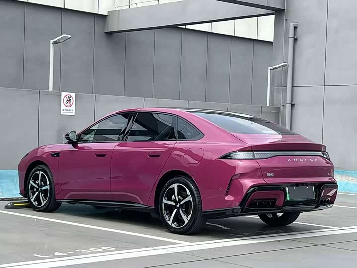BAIC Arcfox S3, 2026 — фото 4 из 9