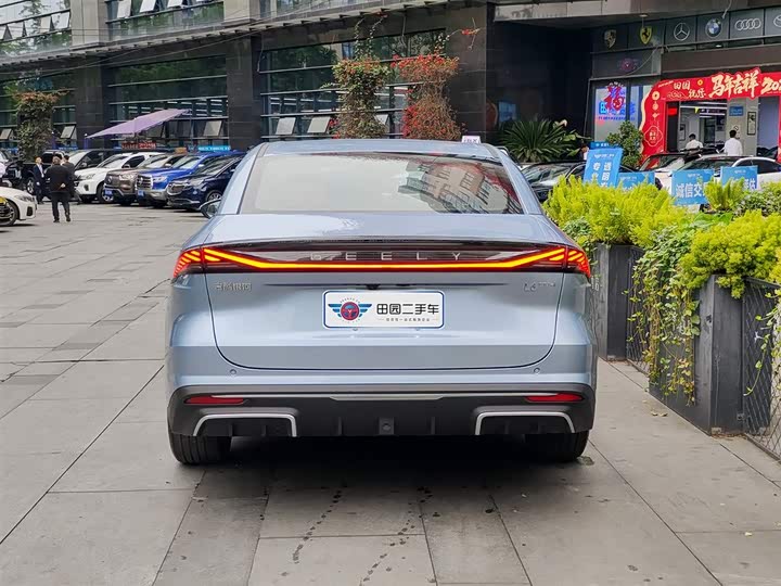 Geely Galaxy L6, 2025 — фото 5 из 9