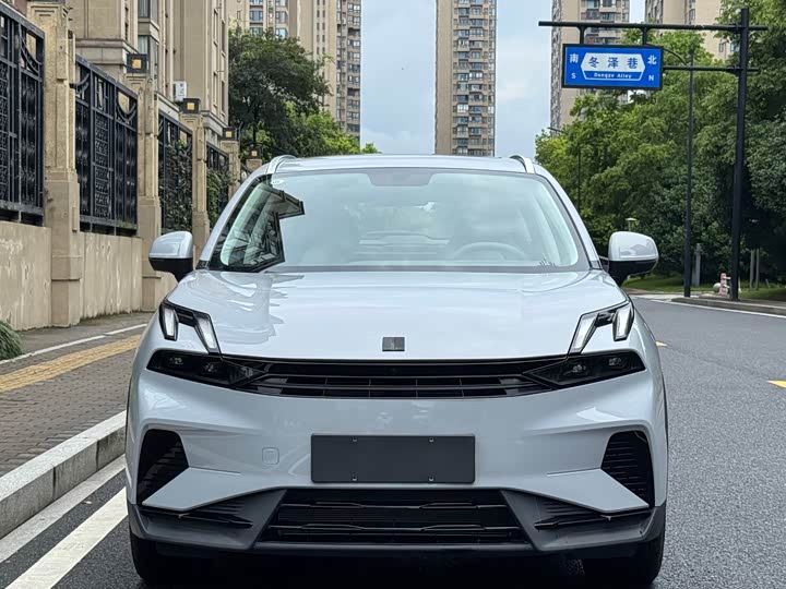 Lynk & Co 06 EM-P Hybrid, 2026 — фото 2 из 9