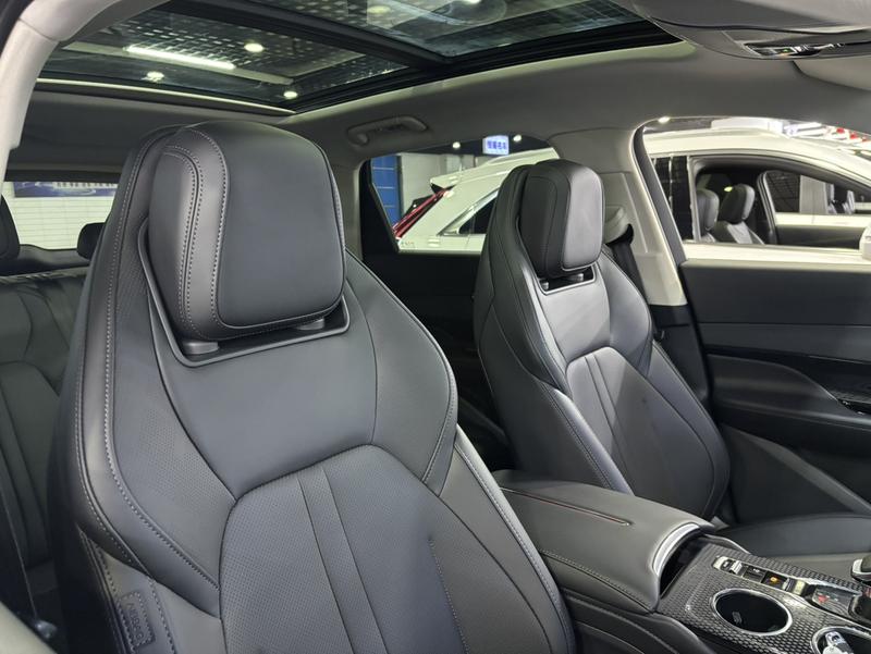 Hongqi HS3 Hybrid, 2025 — фото 11 из 12