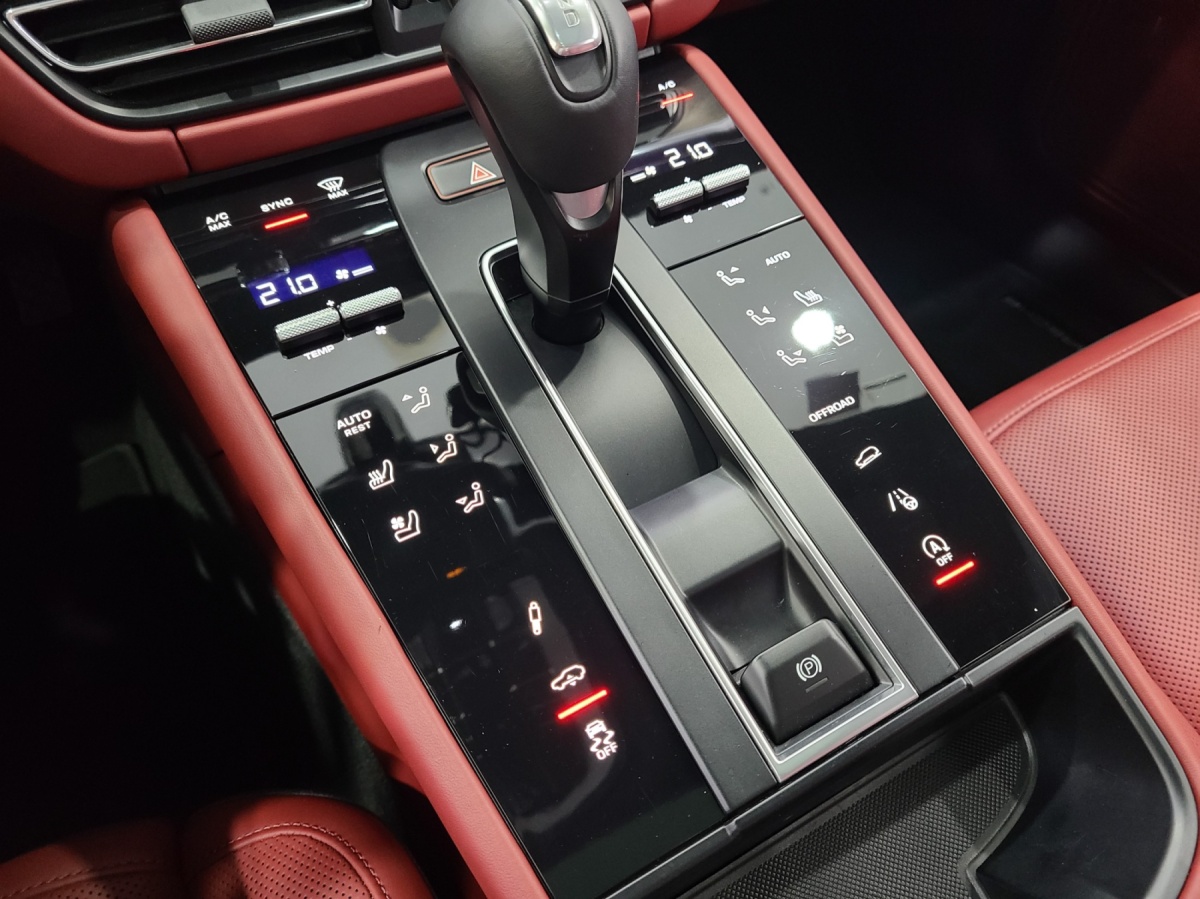 Porsche Macan, 2023 — фото 8 из 12