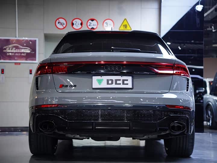 Audi RS Q8, 2023 — фото 7 из 9