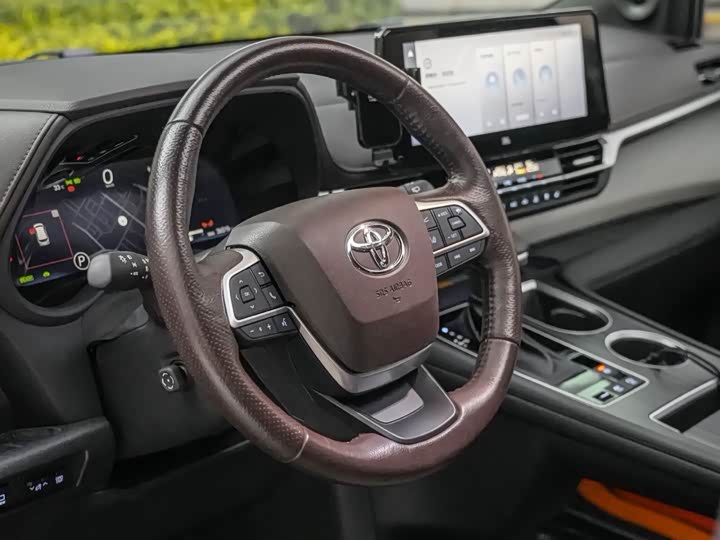Toyota Granvia, 2022 — фото 9 из 9