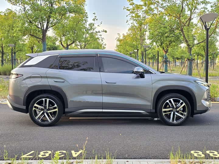 BYD Song L DM-i Hybrid, 2024 — фото 8 из 9
