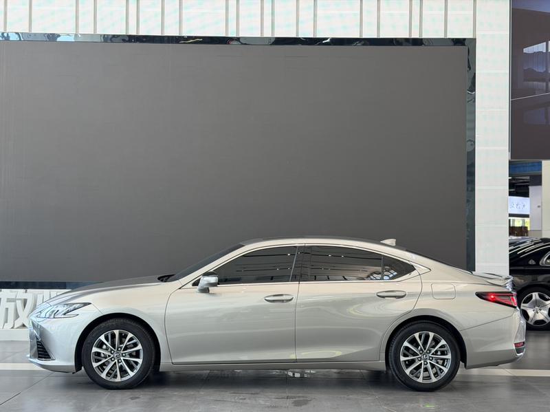 Lexus ES, 2025 — фото 4 из 12