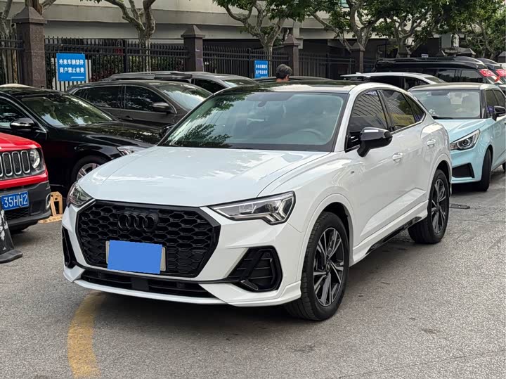 Audi Q3 Sportback, 2023 — фото 2 из 9