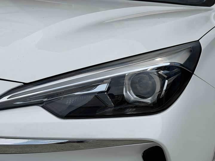 Roewe i5, 2024 — фото 4 из 9