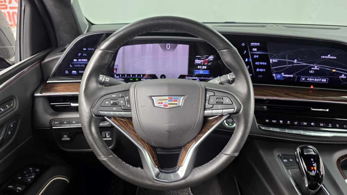 Cadillac Escalade, 2022 — фото 12 из 12