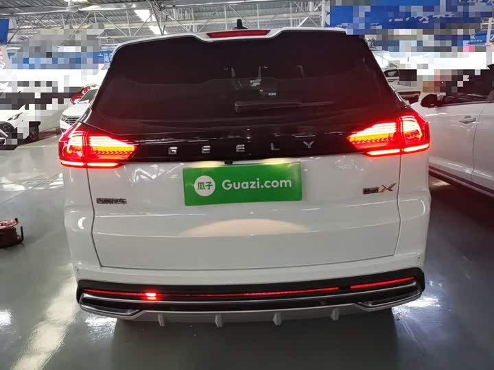 Geely Atlas, 2022 — фото 6 из 9