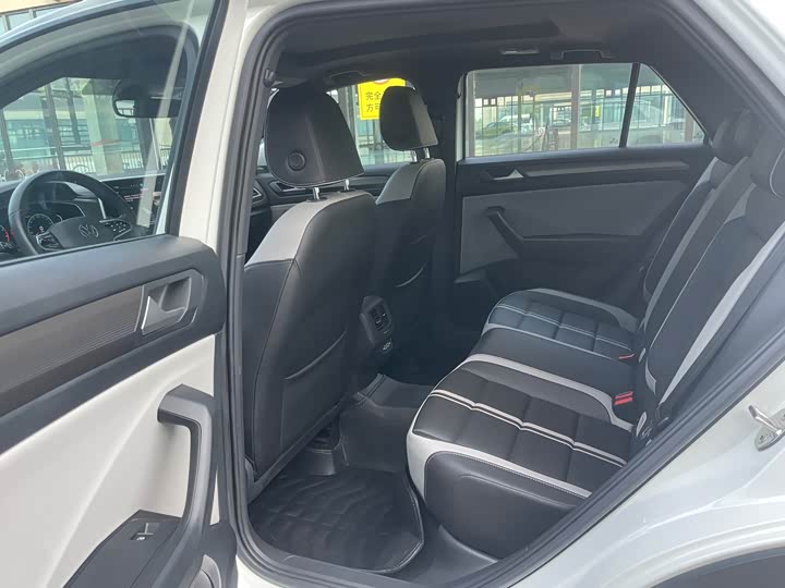 Volkswagen T-Roc, 2023 — фото 8 из 12