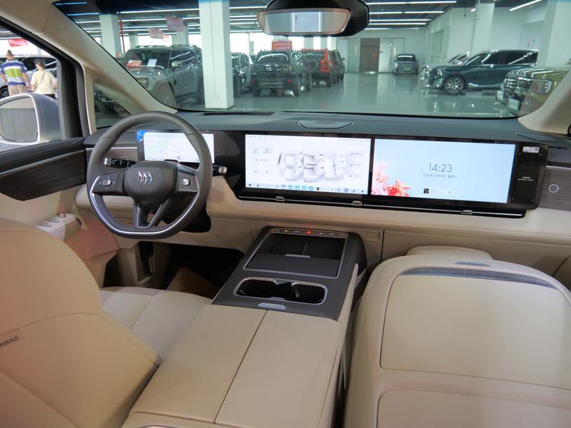 Buick OMPV, 2025 — фото 9 из 12