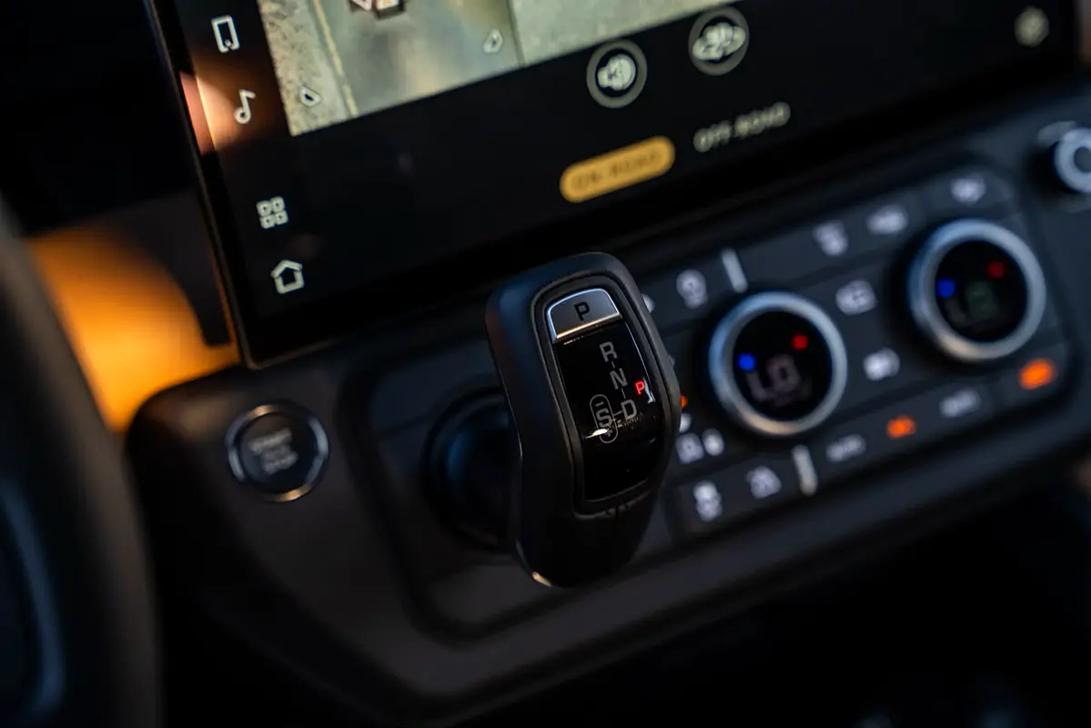 Land Rover Defender, 2026 — фото 8 из 10