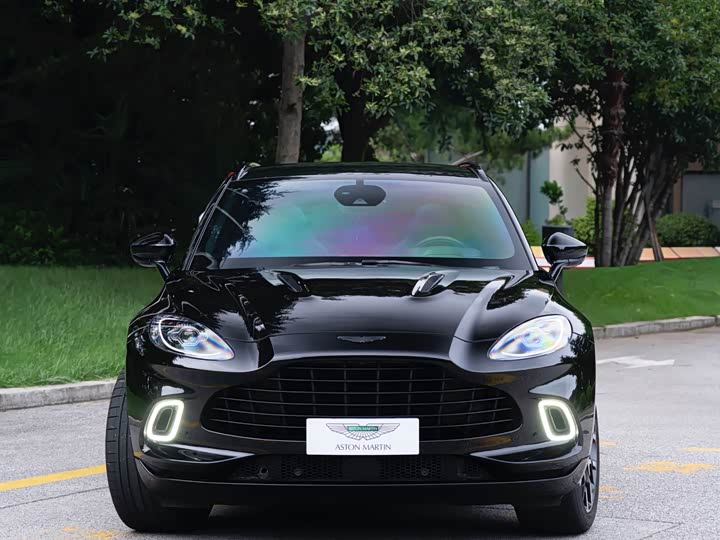 Aston Martin DBX, 2021 — фото 2 из 9