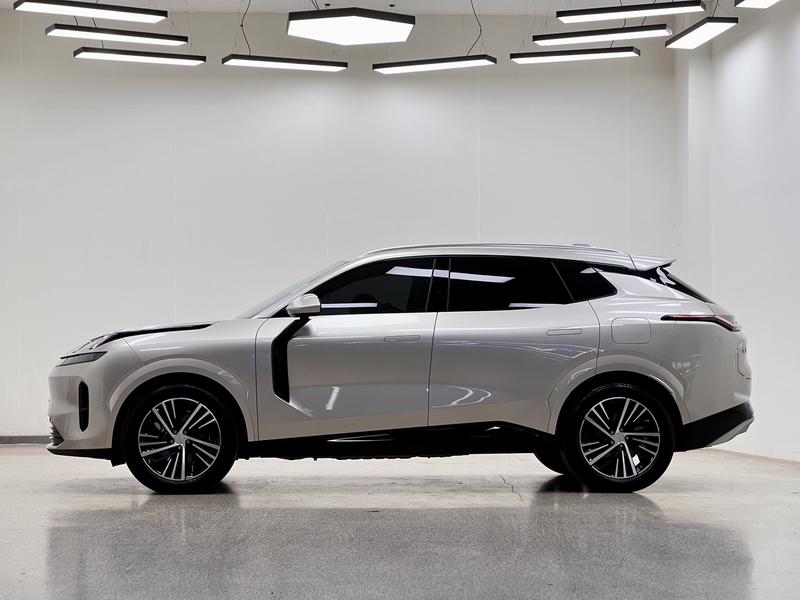 Lynk & Co 08 EM-P Hybrid, 2024 — фото 4 из 12