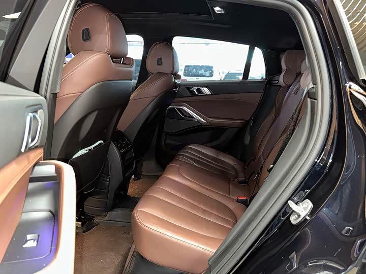 BMW X6, 2022 — фото 6 из 9