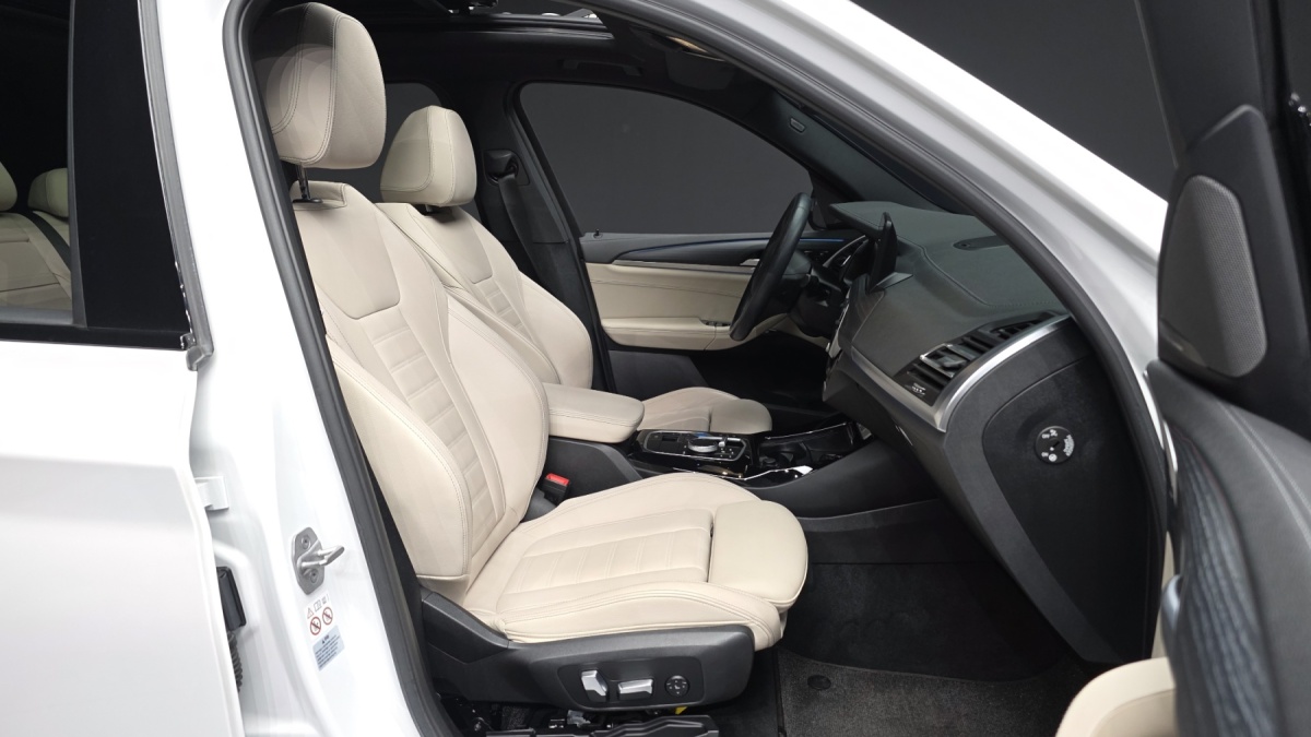 BMW iX3, 2023 — фото 10 из 12