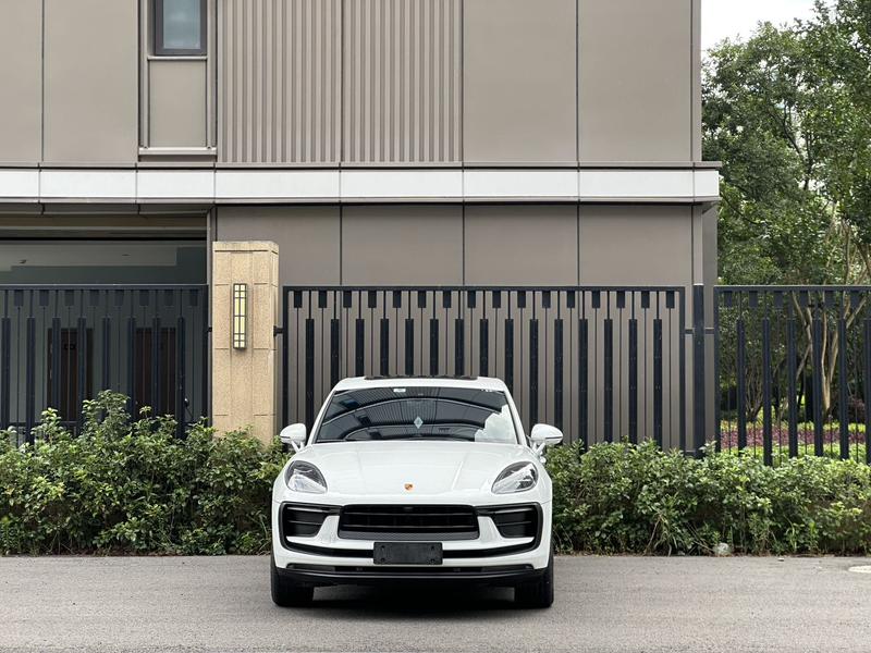 Porsche Macan, 2022 — фото 2 из 8