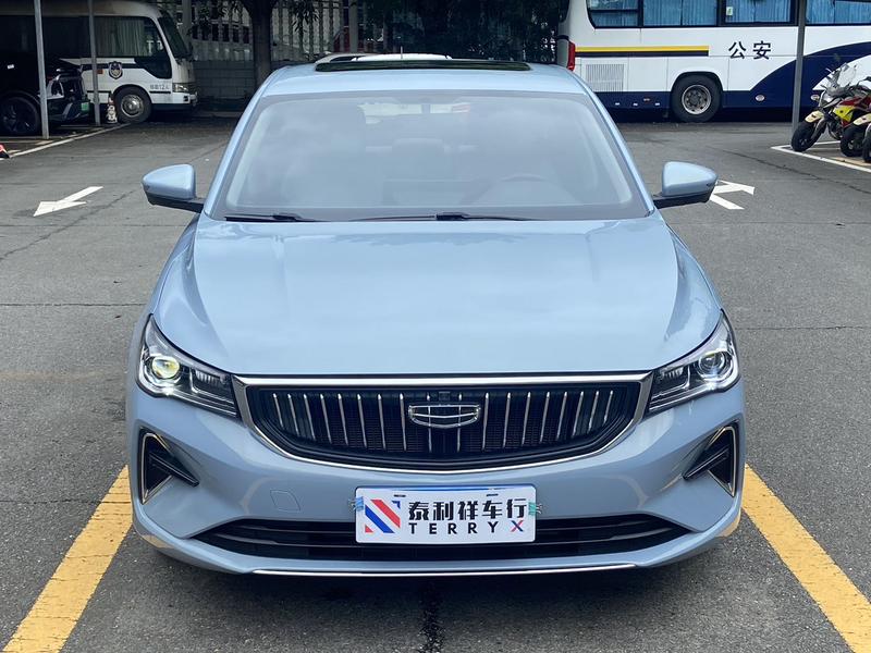 Geely Emgrand, 2023 — фото 2 из 12