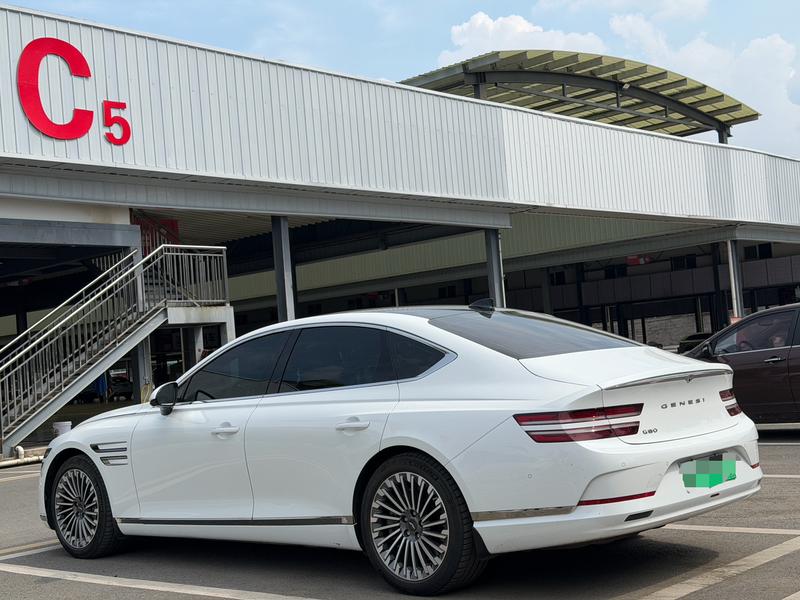 Genesis G80 EV, 2023 — фото 4 из 12