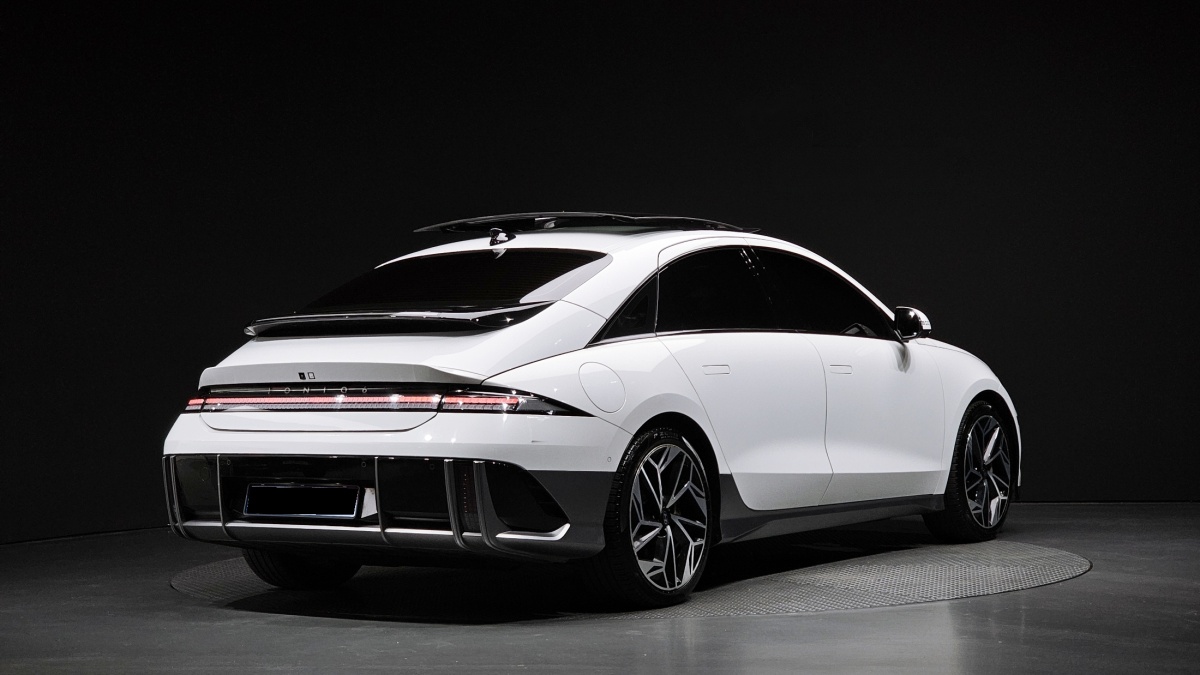 Hyundai Ioniq 6, 2022 — фото 2 из 12