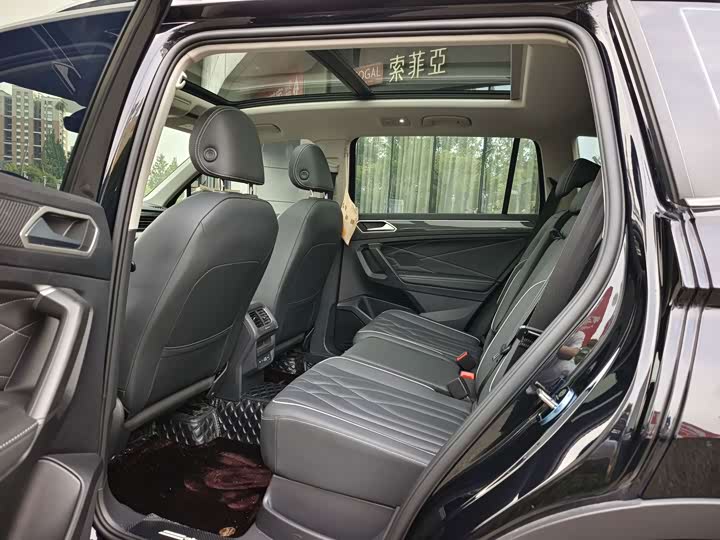 Volkswagen Tiguan L Pro, 2023 — фото 8 из 9