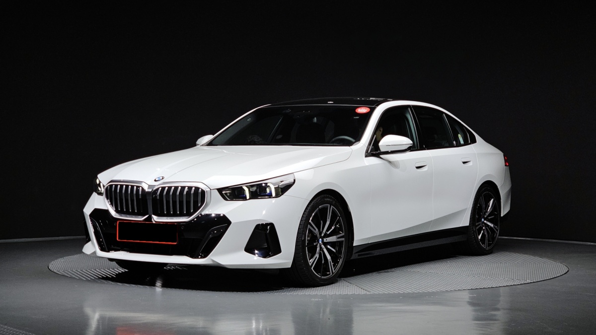 BMW 5 Series, 2025 — купить в Саратове под ключ
